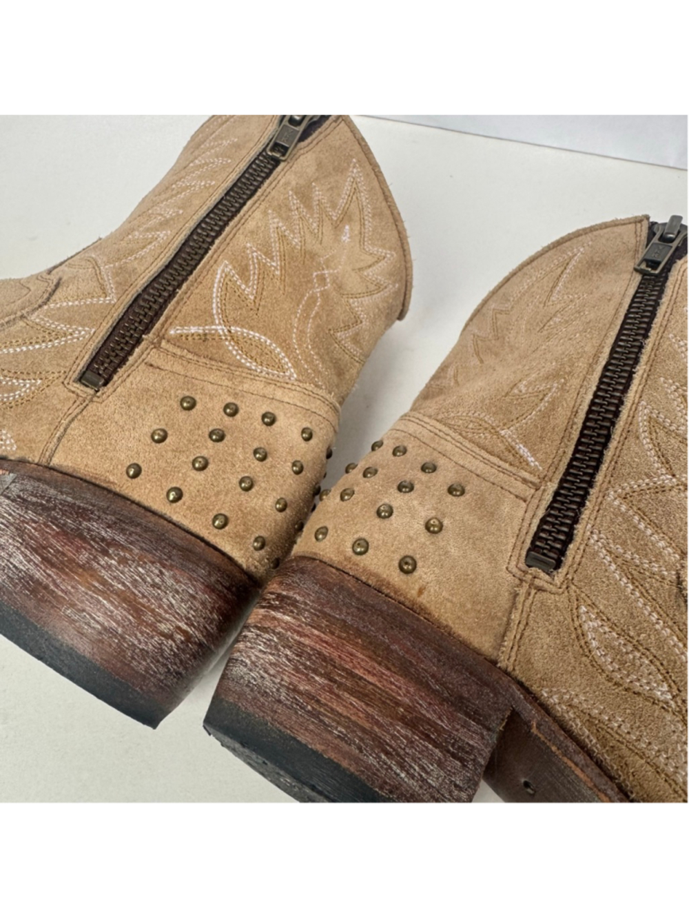 Sendra Suede Western Ankle Boots Size 37 Tan Embroidered Studded cowboy - Picture 7 of 10